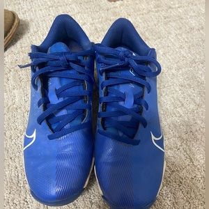 Nike Boys Football Cleats size 4